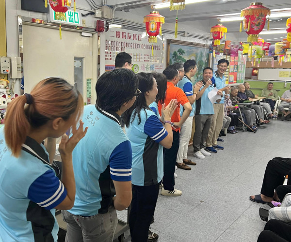 探訪老人中心, 共渡中秋